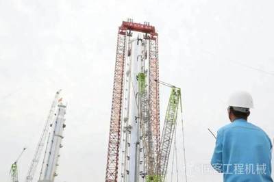 中聯重科ZCC12500履帶吊 擎天巨臂，力擎超級石化工程新紀元